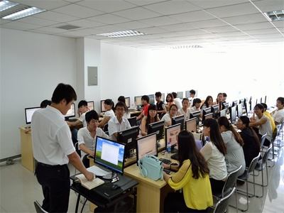 解析软件技术专业中的软件外包服务 机遇、挑战与未来